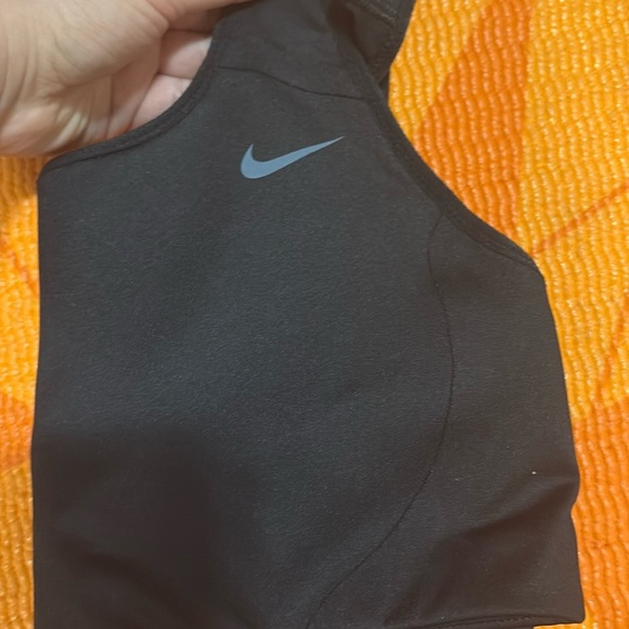 Nike top - M ladies activewear sports bra - Picture 2 of 6